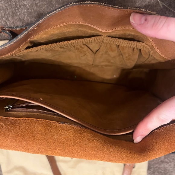 Mint condition Patricia nash handbag and wallet set, comes in dust bag. - Picture 5 of 8